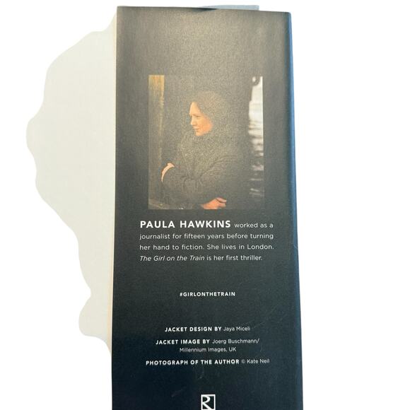 The Girl on the Train hardback book, a novel By Paula Hawkins - Picture 4 of 4